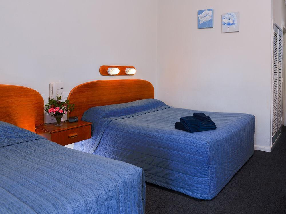 גלן אינס Rest Point Motor Inn מראה חיצוני תמונה