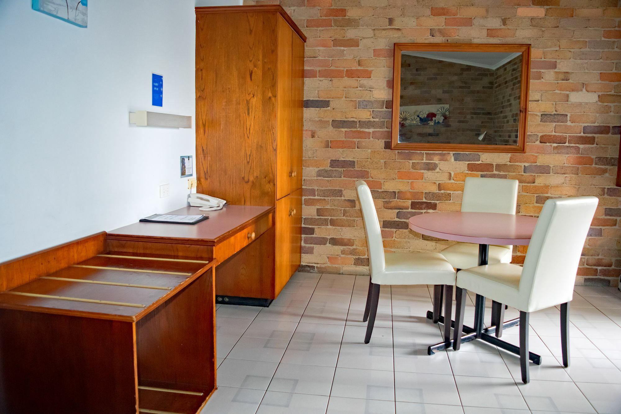 גלן אינס Rest Point Motor Inn מראה חיצוני תמונה